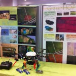 簡易リモセン計測UAV GrassHOPPERを展示の様子